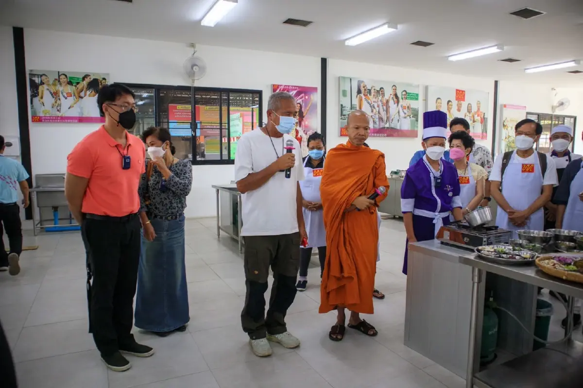 สวนนงนุชพัทยา ร่วมกับ วัดคีรีวงก์ เสริมทักษะความรู้ การกินอาหารสมุนไพร อย่างไรให้ปลอดภัย ปลอดโรคหวังให้คนหันมากินอาหารไทย ต้านโรคภัย
