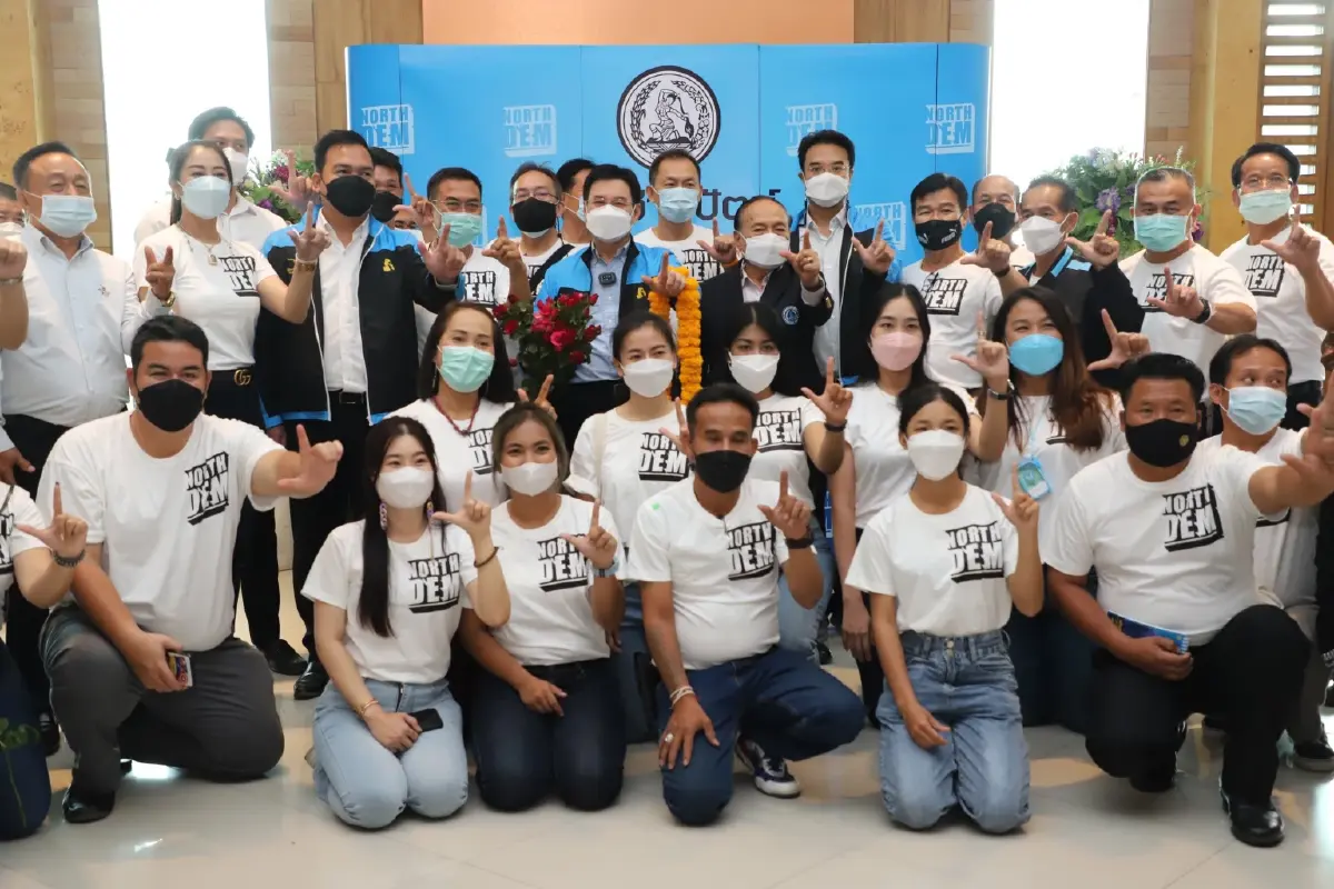10อดีตส.ส.ปชป.เหนือ จับมือว่าที่ผู้สมัครใหม่ตั้งเป้าคว้าผู้แทน20ที่นั่ง