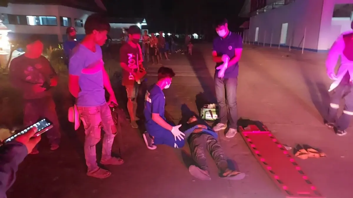 ประตูเหล็กล้มทับแรงงานเมียนมาอาการปางตาย 