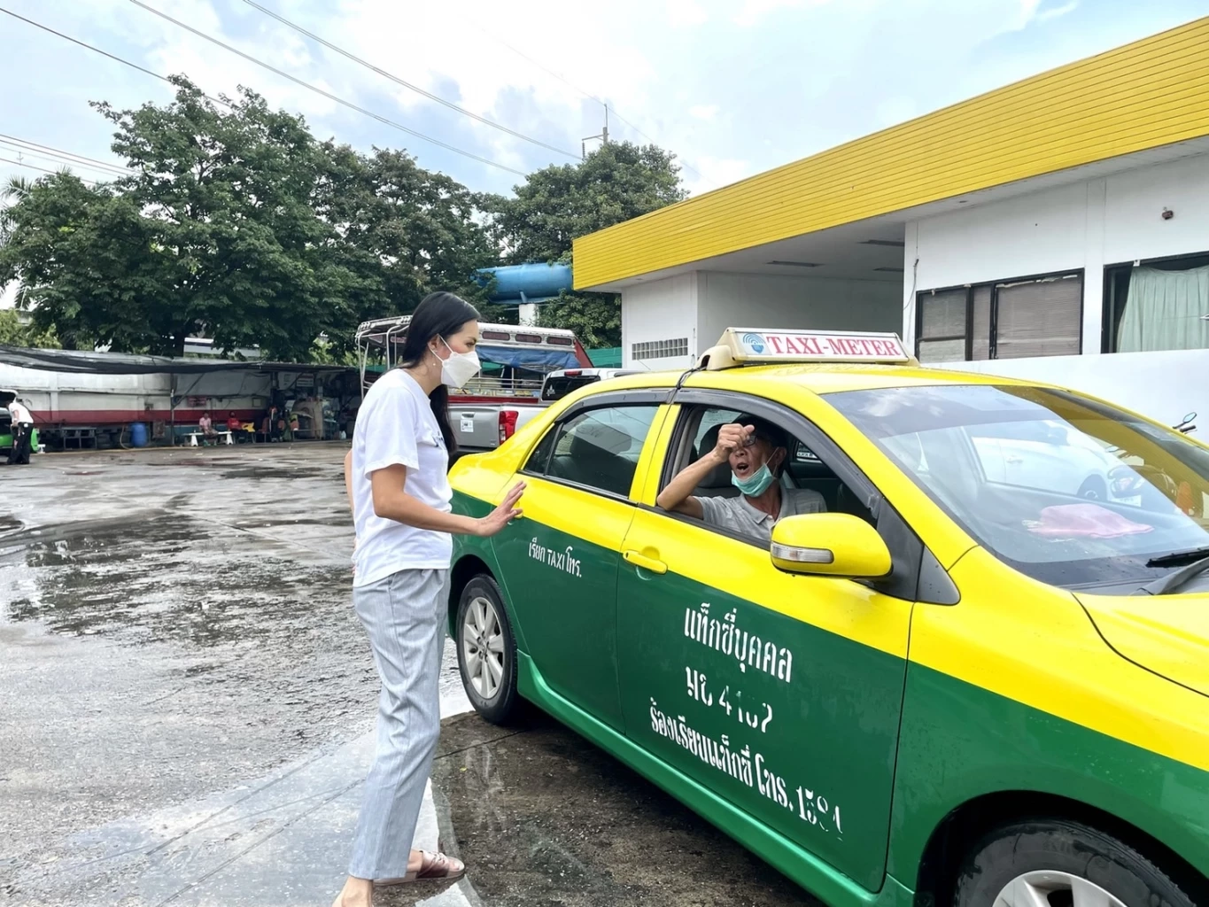 “ไทยสร้างไทย” จี้ รัฐเร่งหามาตรการช่วยเหลือแท็กซี่ จ่อถูกยึดกว่า 40,000 คัน