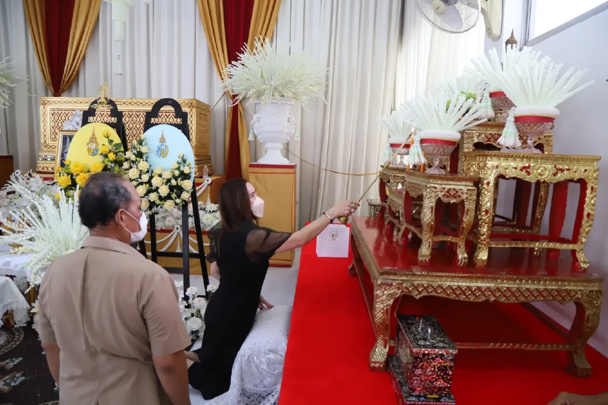 “อี๊ฟ พุทธิดา”แจ้งกำหนดการทำบุญและสวดพระอภิธรรม คุณพ่อเศรษฐา