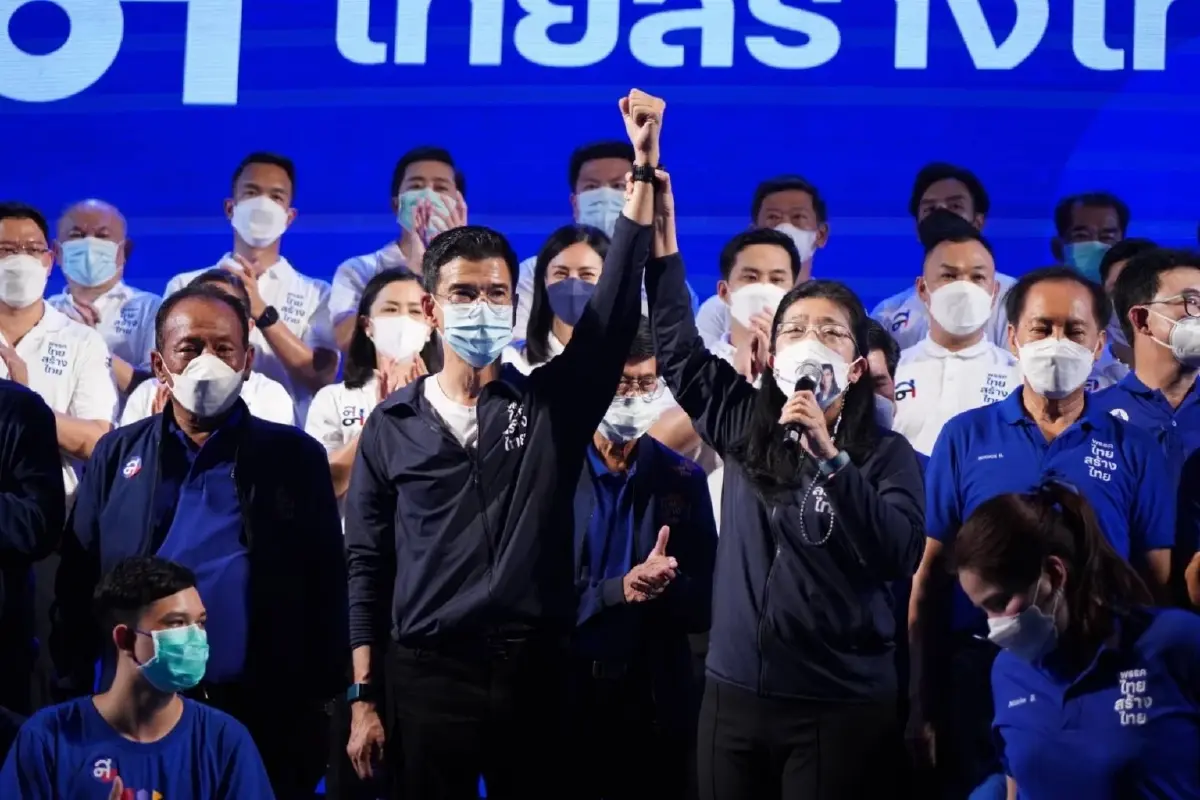 น.ต.ศิธา ทิวารี ว่าที่ผู้สมัครผู้ว่าราชการกรุงเทพมหานคร (ผู้ว่าฯ กทม.) พรรคไทยสร้างไทย ขึ้นเวทีเปิดใจ