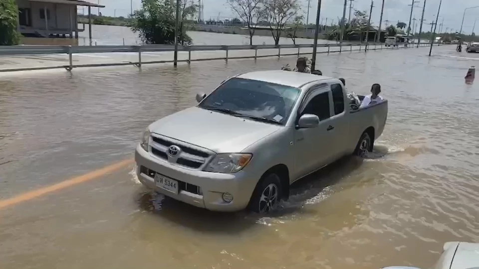 แม่น้ำปัตตานีวิกฤติมวลน้ำยะลาไหลสมทบ