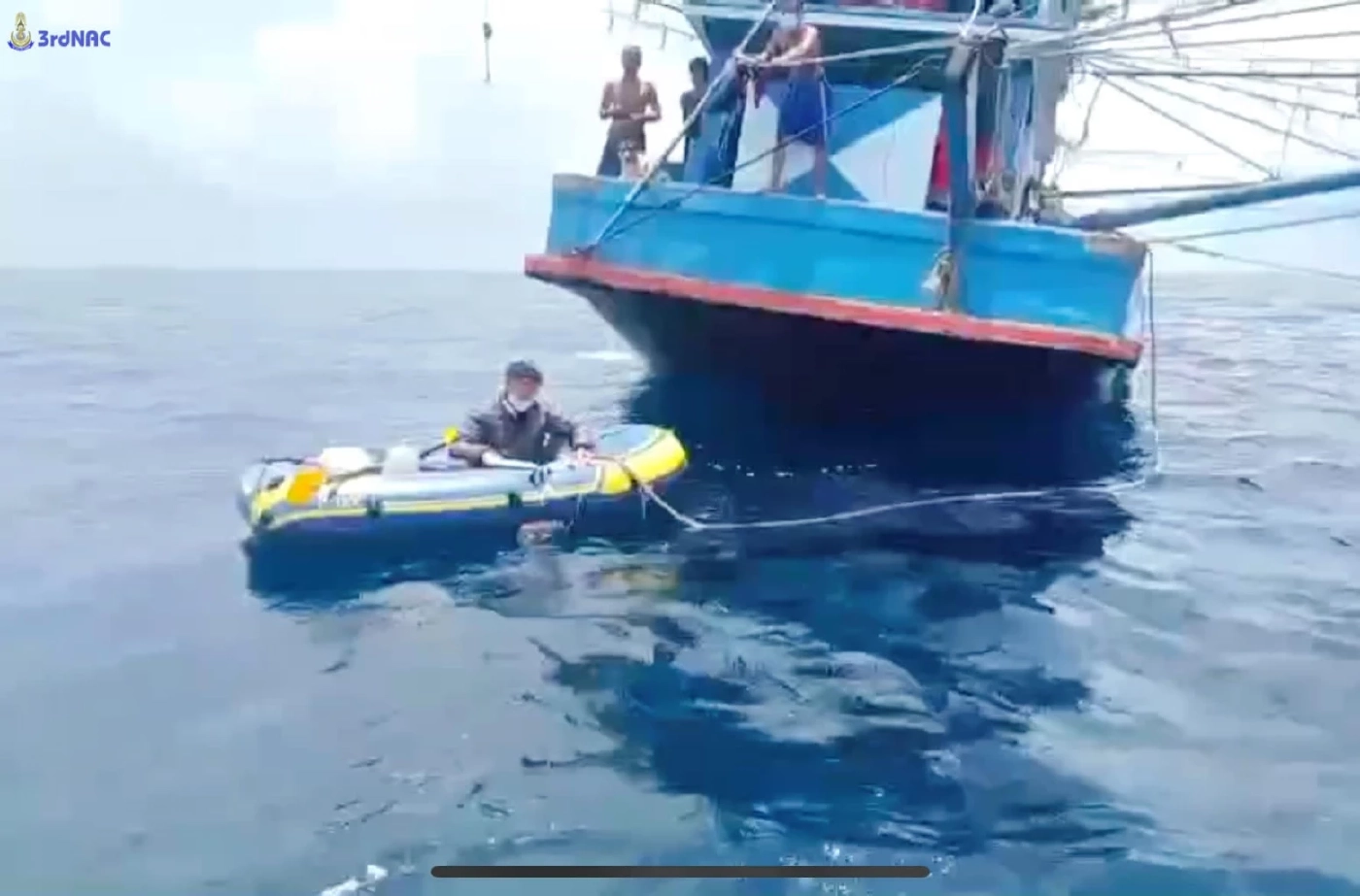 หนุ่มเวียดนามพายเรือยาง 2,000 กม. จากภูเก็ตไปหาเมียที่อินเดีย