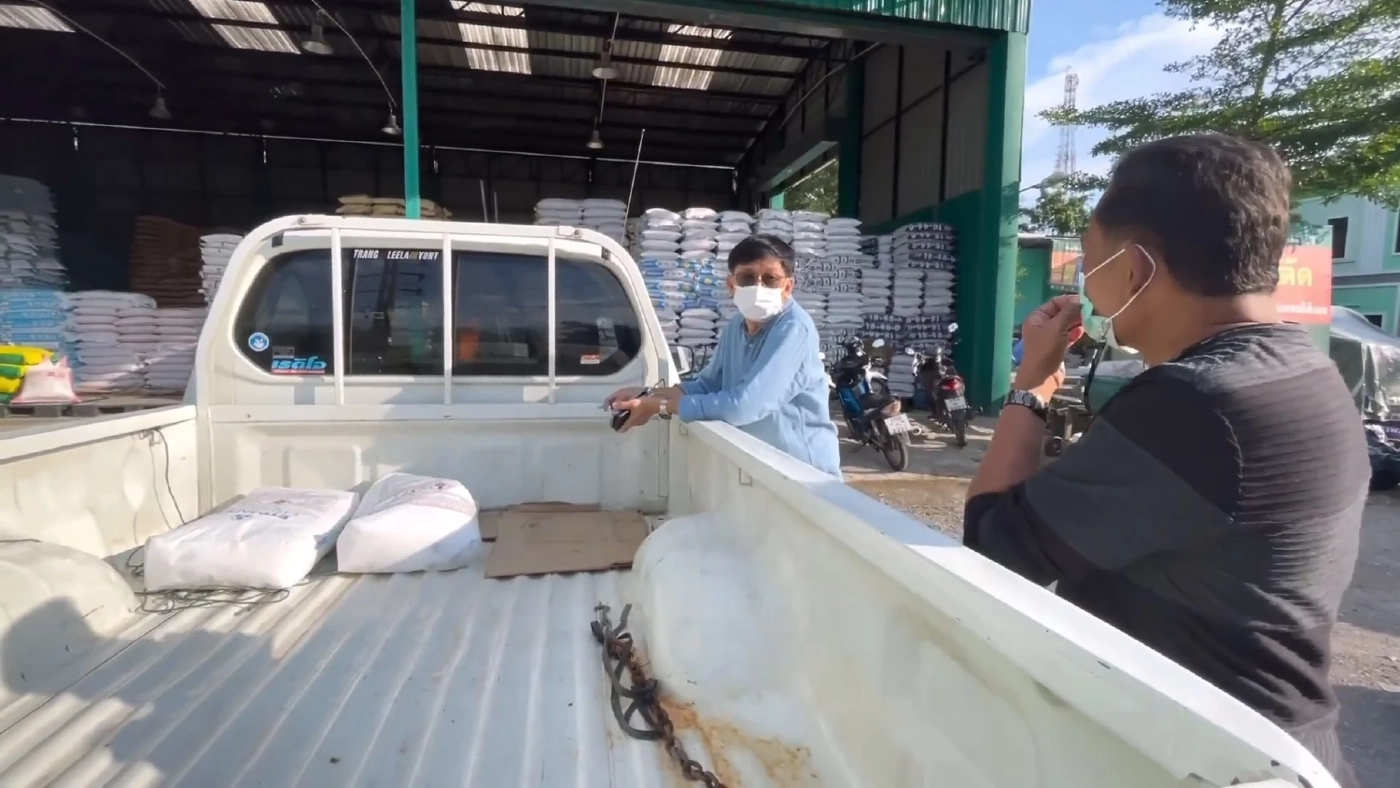 ชาวสวนปรับตัวสู้ปุ๋ยแพง ซื้อแม่ปุ๋ยผสมสูตรเอง