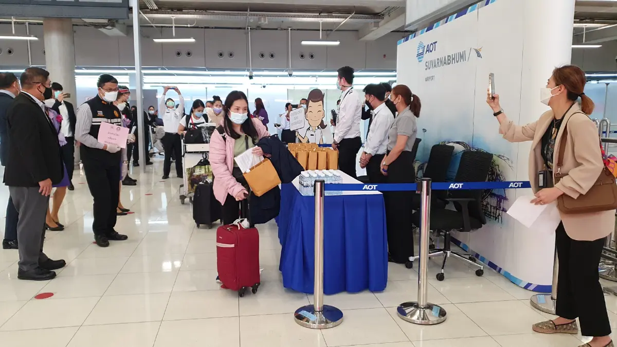 คนไทยจากยูเครน เดินทางกลับสู่ประเทศ เพิ่มอีก 16 คน