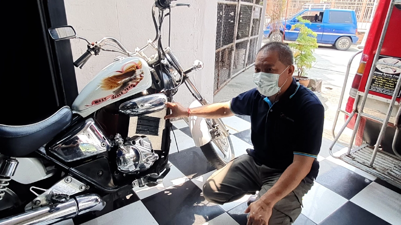 นักธุรกิจหัวใสนำรถเก่าดัดแปลงเป็นรถไฟฟ้าประหยัดกว่า 7 เท่า