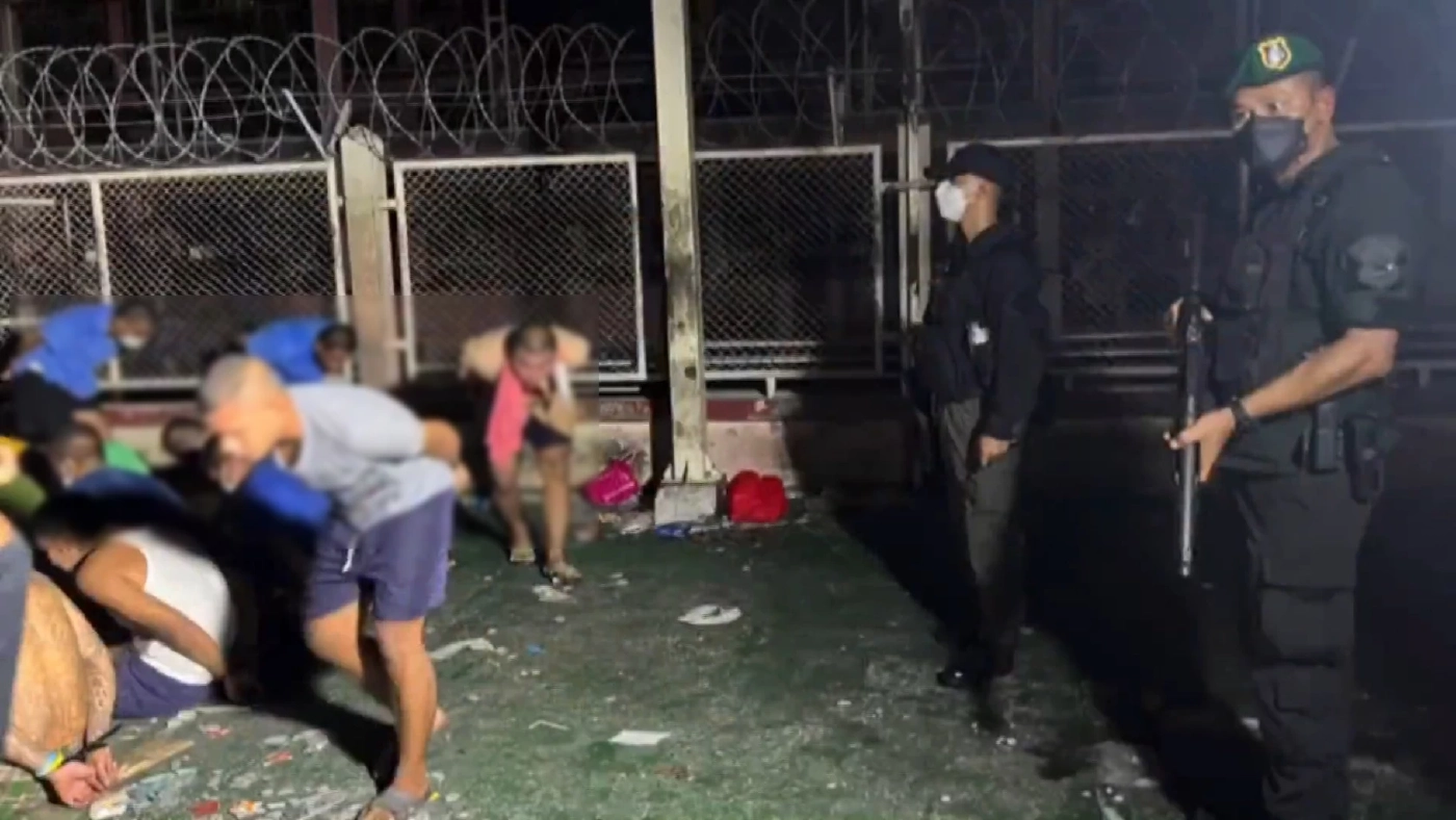 ศาลอนุมัติออกหมายจับ 34 นักโทษก่อเหตุจลาจล เผาเรือนจำกระบี่