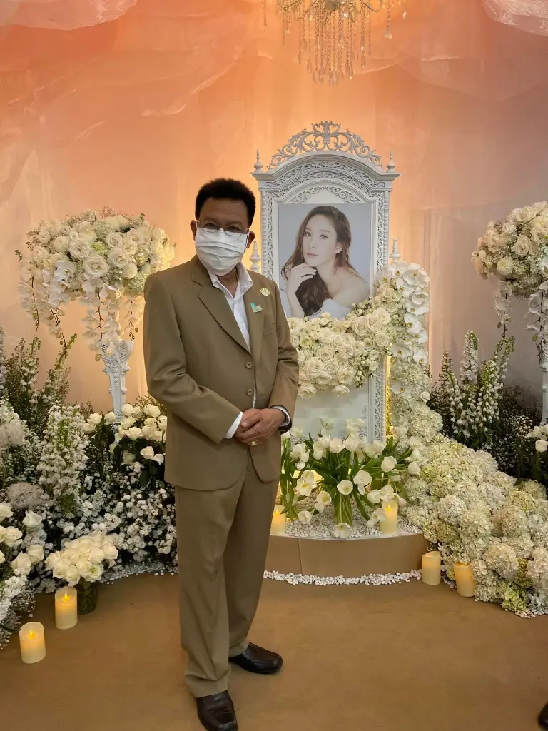 ทนายเดชา ร่วมไว้อาลัยแตงโม