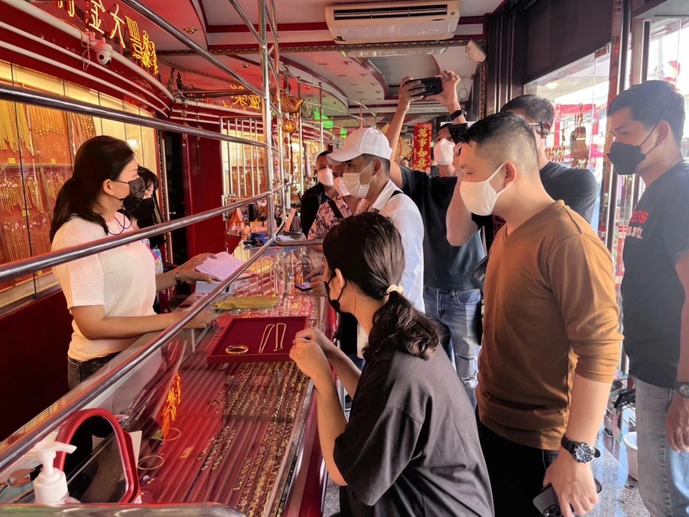 คุมสาวใช้ร้านทอง สุดแสบ "วางยา-ชิงทอง" ทำแผน