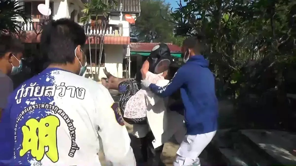 สุดยื้อชีวิตยายวัย90ปีถูกต่อรุมต่อยเหล็กในฝังทั่วร่างเสียชีวิตแล้ว