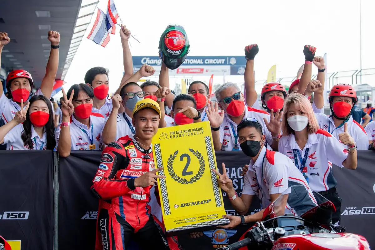 "อภิวัฒน์" ผงาดแชมป์ "เอเชีย โร้ด เรซซิ่ง" ที่บุรีรัมย์
