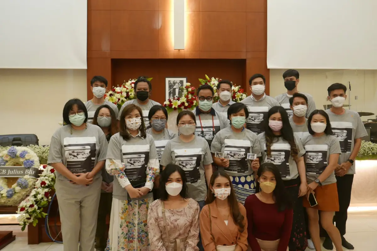 เพื่อนๆในวงการร่วมพิธีไว้อาลัยผู้กำกับชื่อดัง ‘เกรียงศักดิ์ ศิลากอง’