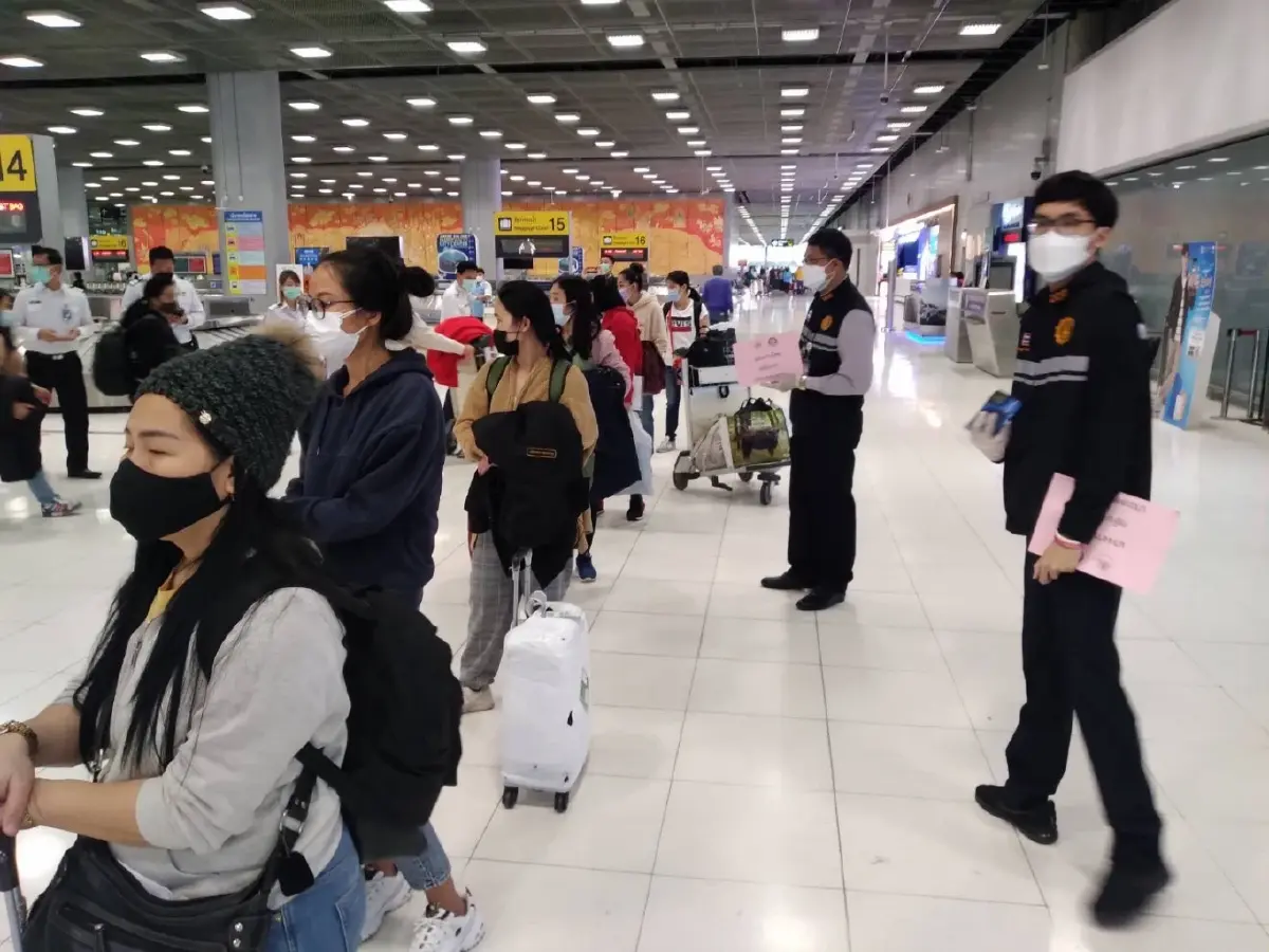 แรงงานไทย 61 ชีวิต ลี้ภัยสงครามยูเครน เดินทางถึงไทยแล้ววันนี้