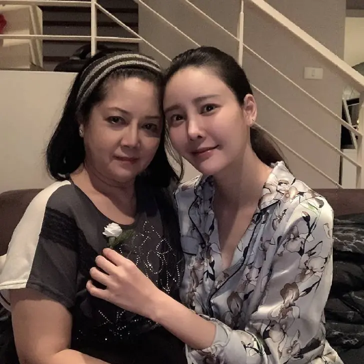 โซเชียลอ้างเจอคนหน้าคล้าย "แม่แตงโม" โผล่ช้อปปิ้งในห้าง หลังเพิ่งเป็นลม