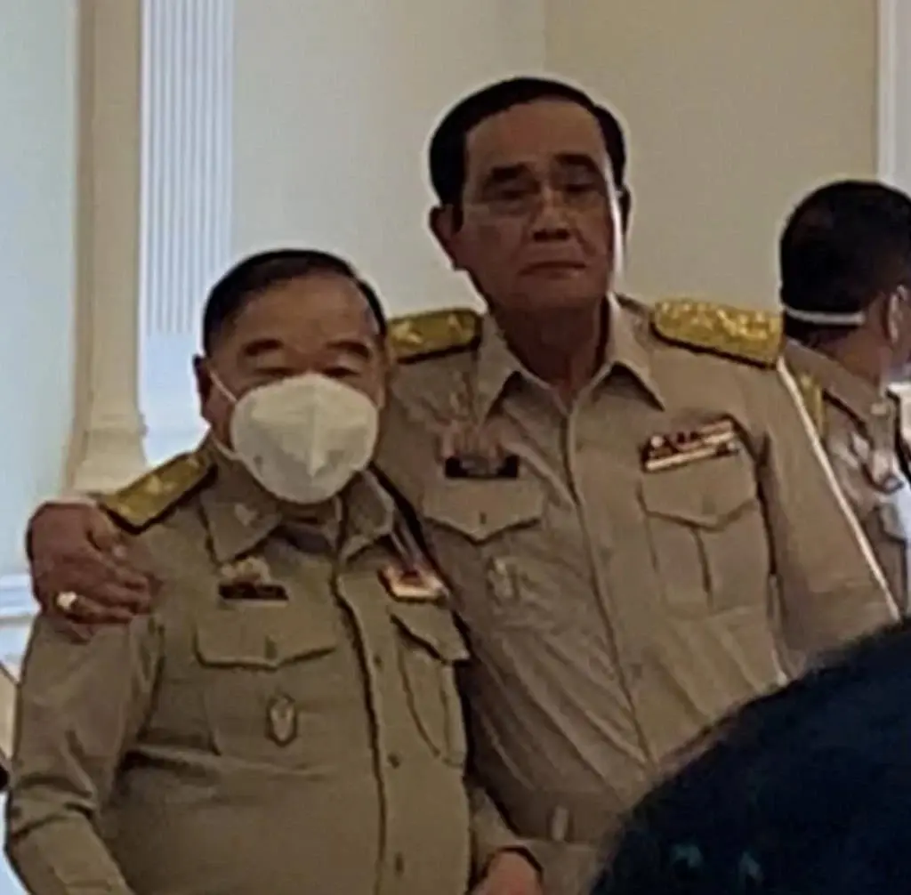 “บิ๊กป้อม” ลั่น นายกฯอยู่กับผมนี่แหล่ะ หลังมีประเด็นโยงรับตำแหน่งใหญ่