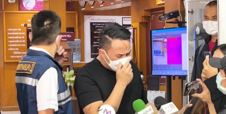 เปิดภาพรอยช้ำ “จ๊อบ” ที่อ้างล้มบนเรือ ชาวเน็ตแฉซ้ำ “ปอ-แซน” ก็มีแผล