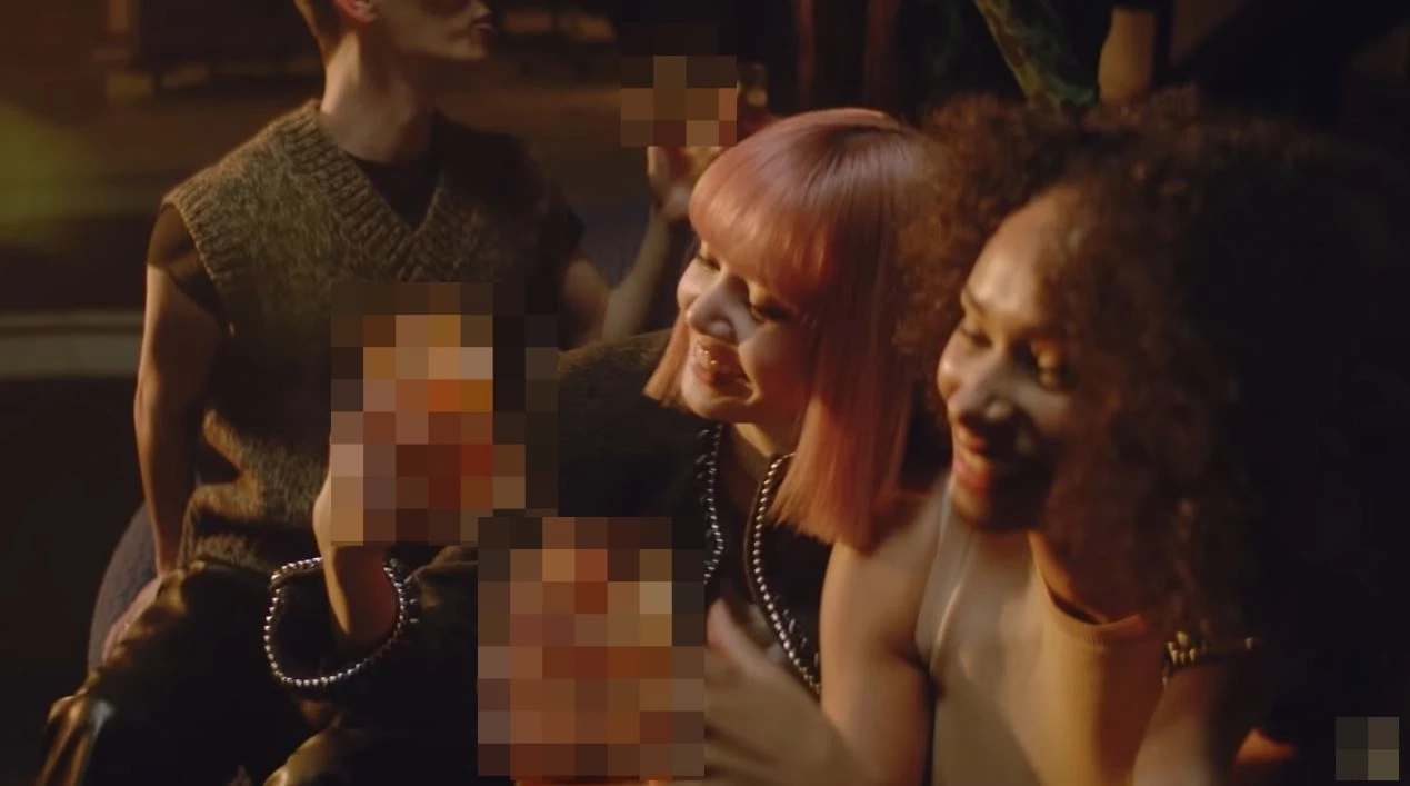 “ลิซ่า” รับโฆษณาเครื่องดื่มแอลกอฮอล์ ชาวเน็ตดราม่าหนักทำได้หรือไม่