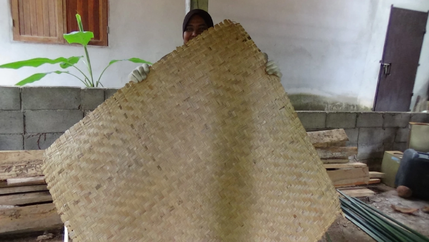 สาน"เสื่อคล้า"อาชีพเสริมช่วงหน้าแล้งสินค้าขายดีชาวบ้านดาหลำจ.สตูล