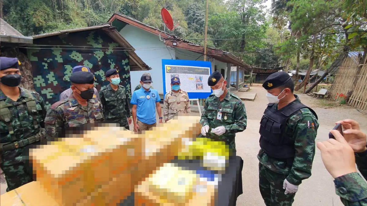 สุ่มตรวจขนส่งเอกชนพบยาบ้า1.1ล้านเม็ดยัดกล่องผลไม้