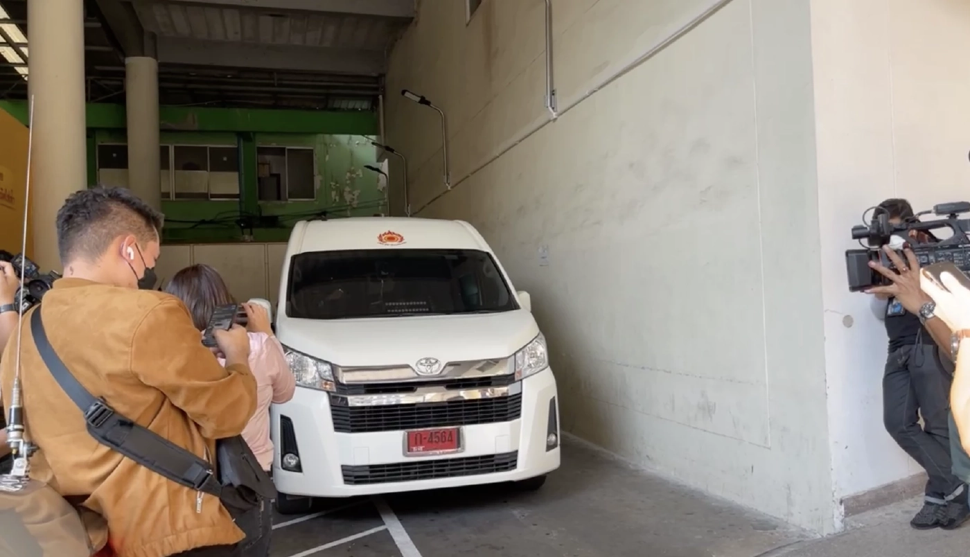 ชาวเน็ตตาดี รถเคลื่อนศพ “แตงโม” คันเดียวกับ “สรพงศ์ ชาตรี”