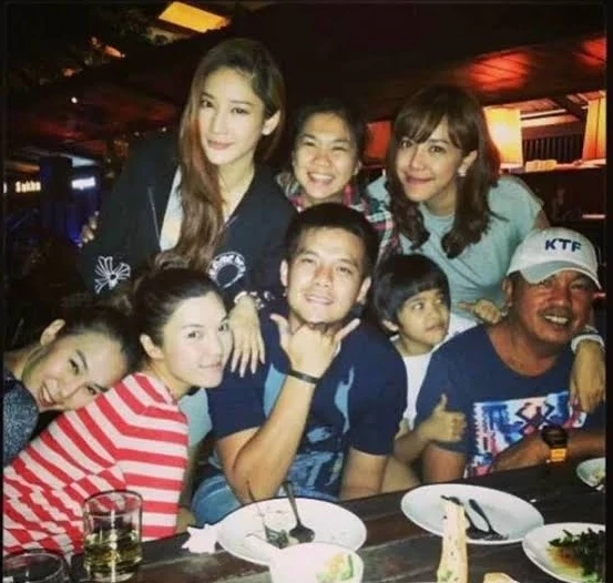 ภาพของ "อะตอม" กับดาราสาว "แตงโม นิดา"