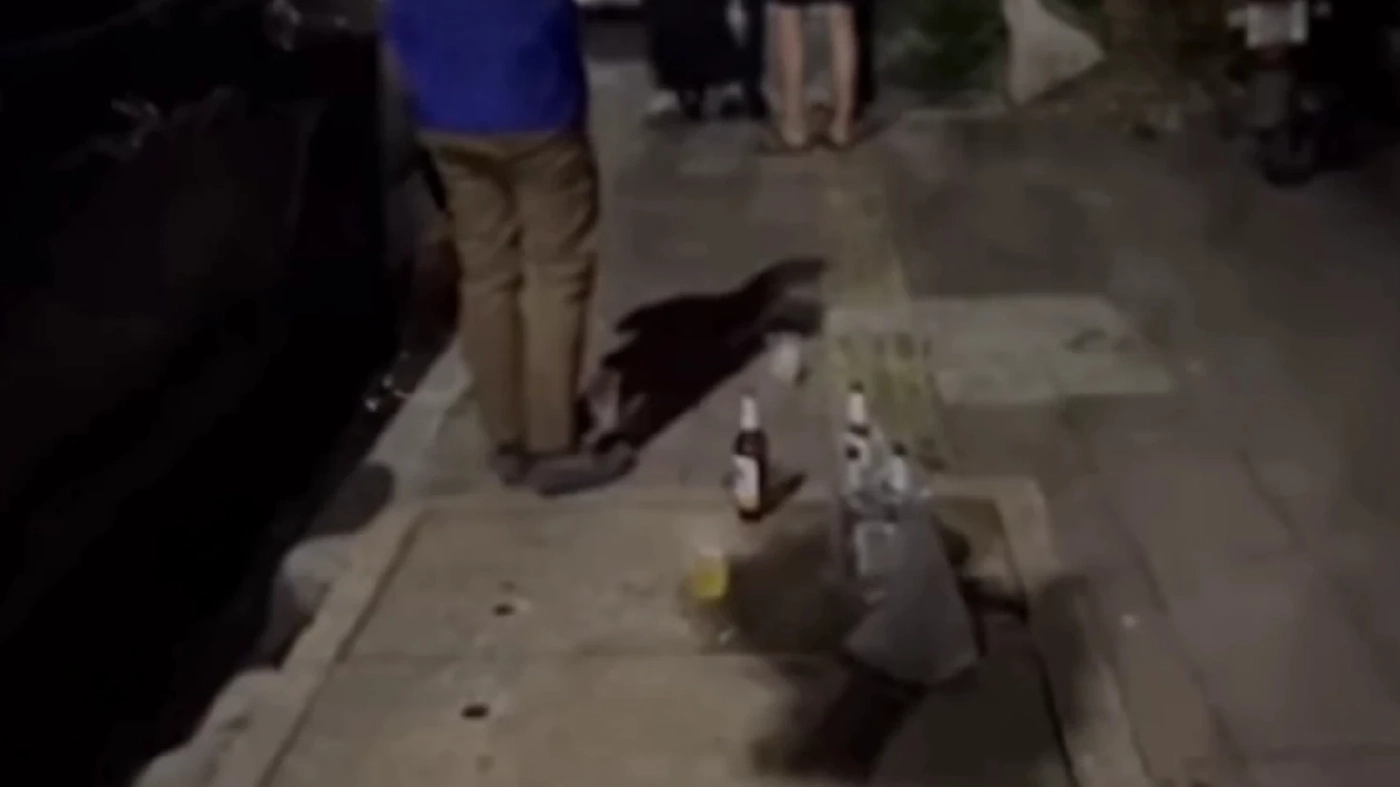 โคราชเย้ยโควิด ตรวจจับ 14 ร้านอาหาร เจอวัยรุ่น80 คน นั่งดื่มเต็มถนน