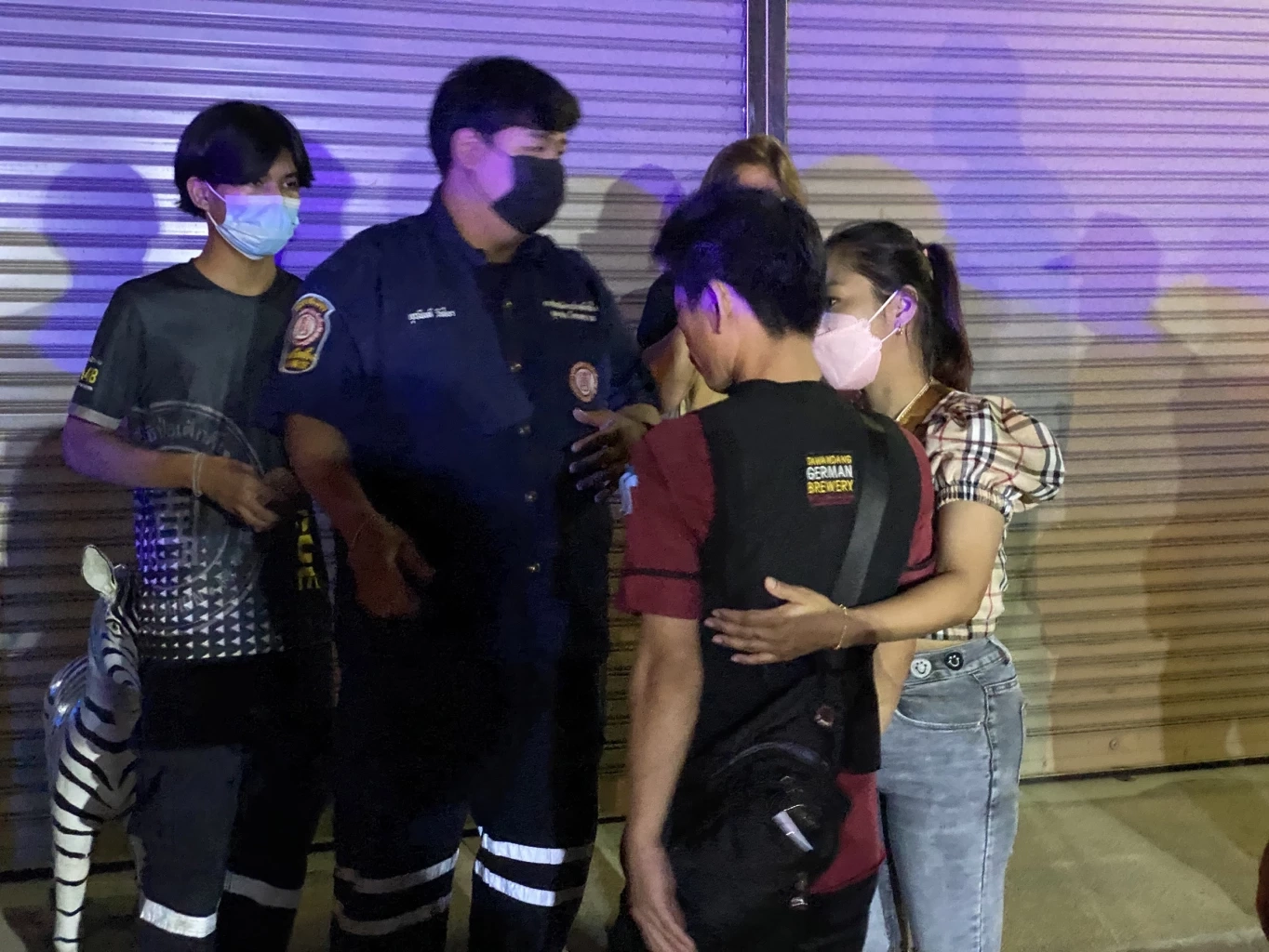 พนง.ร้านเหล้าเมาซิ่งเก๋งพุ่งชนรถชาวบ้านพังเสียหาย 2 คัน