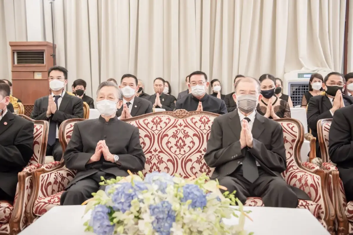 "ชวน-อดีตผู้ว่าฯธปท.-อดีตผอ.WTO" ร่วมสวดพระอภิธรรม "พิชัย รัตตกุล"