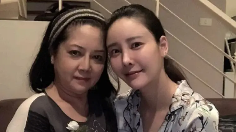 “แม่แตงโม” พบตร. นำกรมธรรม์อุบัติเหตุ 1 ล้านบาท ให้ “ลูกกระติก”