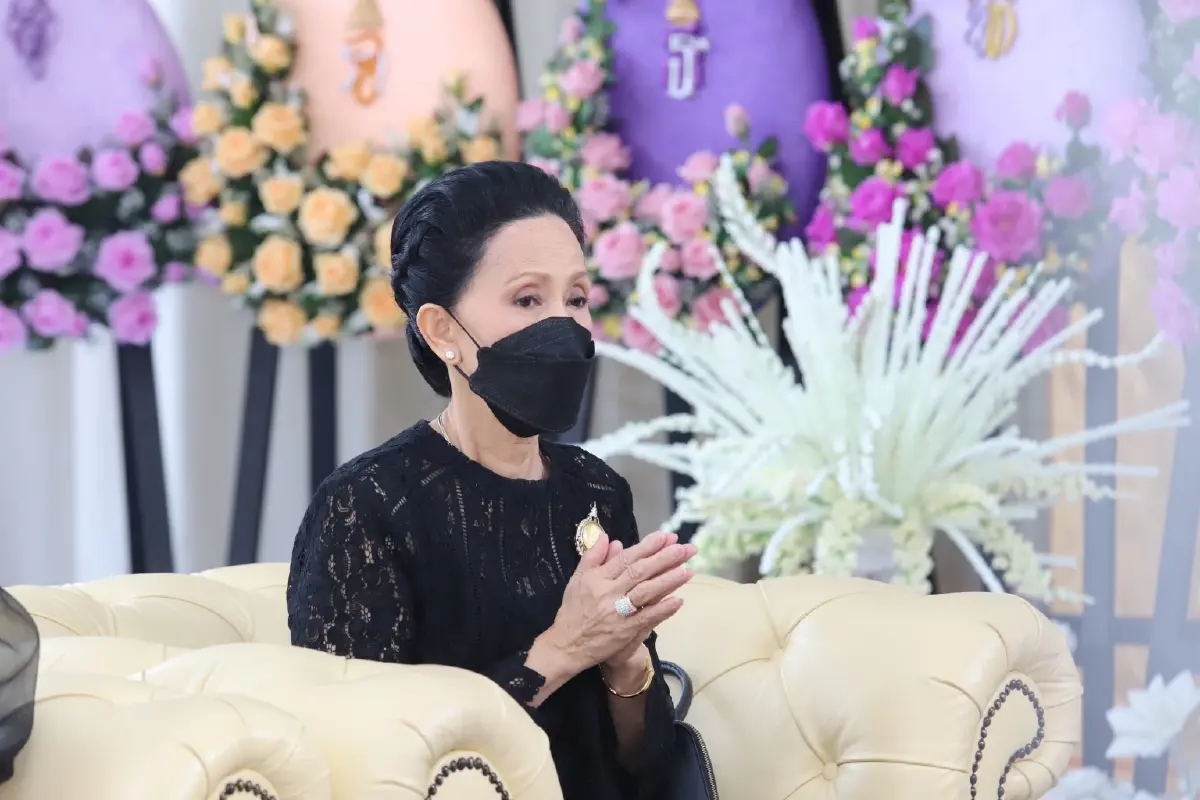 “อี๊ฟ พุทธิดา”แจ้งกำหนดการทำบุญและสวดพระอภิธรรม คุณพ่อเศรษฐา