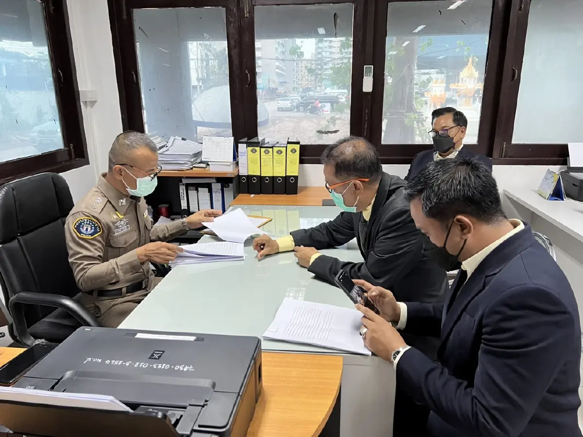 ฝ่ายกม.ไทยภักดี ร้องสอบ ‘โรม’ ใช้เอกสารอภิปรายจริงหรือเท็จ