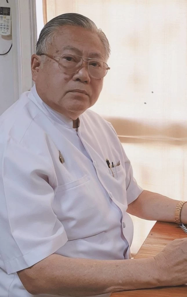 “ซินแสเข่ง” ผ่าดวง “อุ๊งอิ๊ง” เทียบ “บิ๊กตู่” ชี้ชัดใครเป็นผู้นำคนใหม่