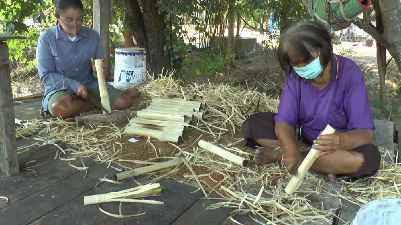 ข้าวหลามสูตรโบราณเผาด้วยเตาถ่าน ทำเงิน 1,000/วัน