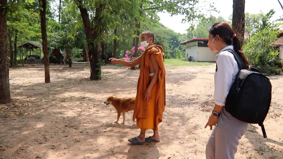 หญิงแสบตระเวนขโมยเงินพระเกือบ7หมื่นที่เตรียมไว้ผ่าตัดตาที่บอดสนิท