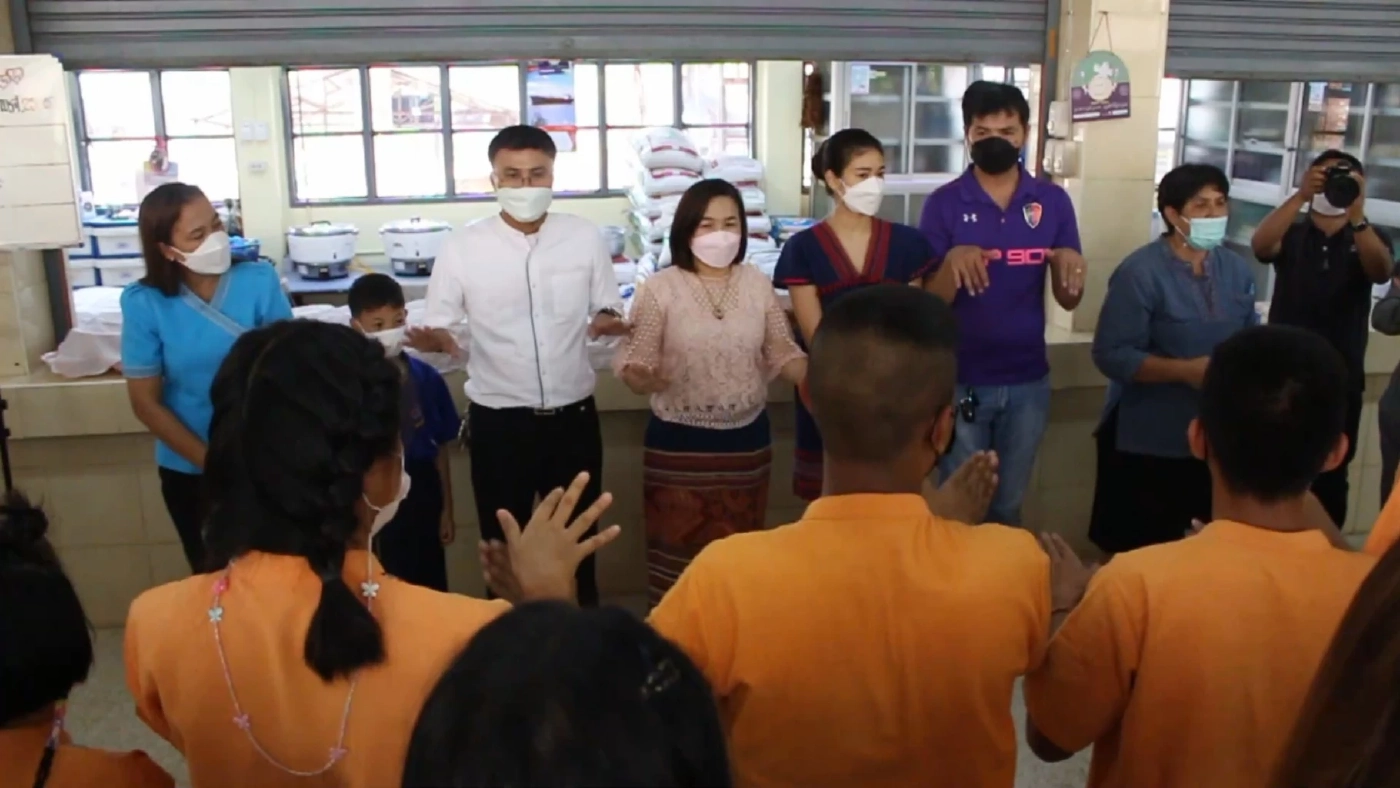 โรงเรียนโสตศึกษาอุดรร้องเพลงภาษามืออาลัยแตงโมเคยร่วมแสดงหนังสั้น