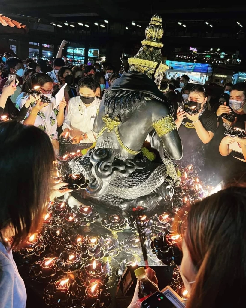 ภาพชาวเน็ตโพสต์การไหว้บูชา พระราหู ตามสถานที่ต่างๆ 