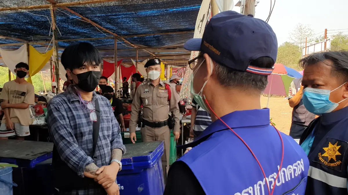 ลุยจับร้านอาหารริมน้ำปิงขายแอลกอฮอล์ไม่มีใบอนุญาต