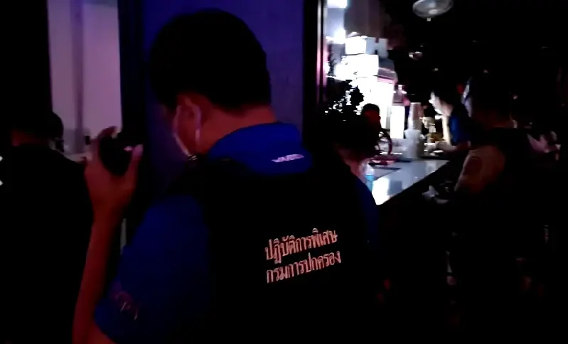 กรมการปกครองบุกจับค้ากามเด็ก 14 ในพื้นที่ สน.ลุมพินี
