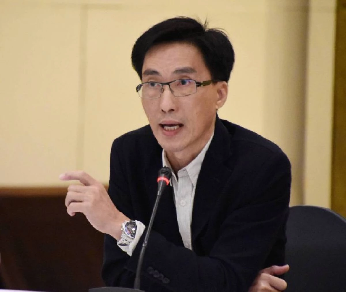  นพ.การุณย์ คุณติรานนท์ ที่ปรึกษาสำนักงานหลักประกันสุขภาพแห่งชาติ