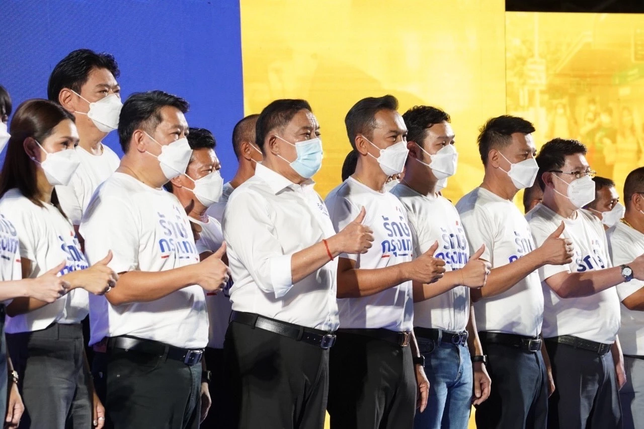 ทำความรู้จัก "พล.ต.อ.อัศวิน" ชูสโลแกน "กรุงเทพต้องไปต่อ" กับ 8 นโยบายสำคัญ