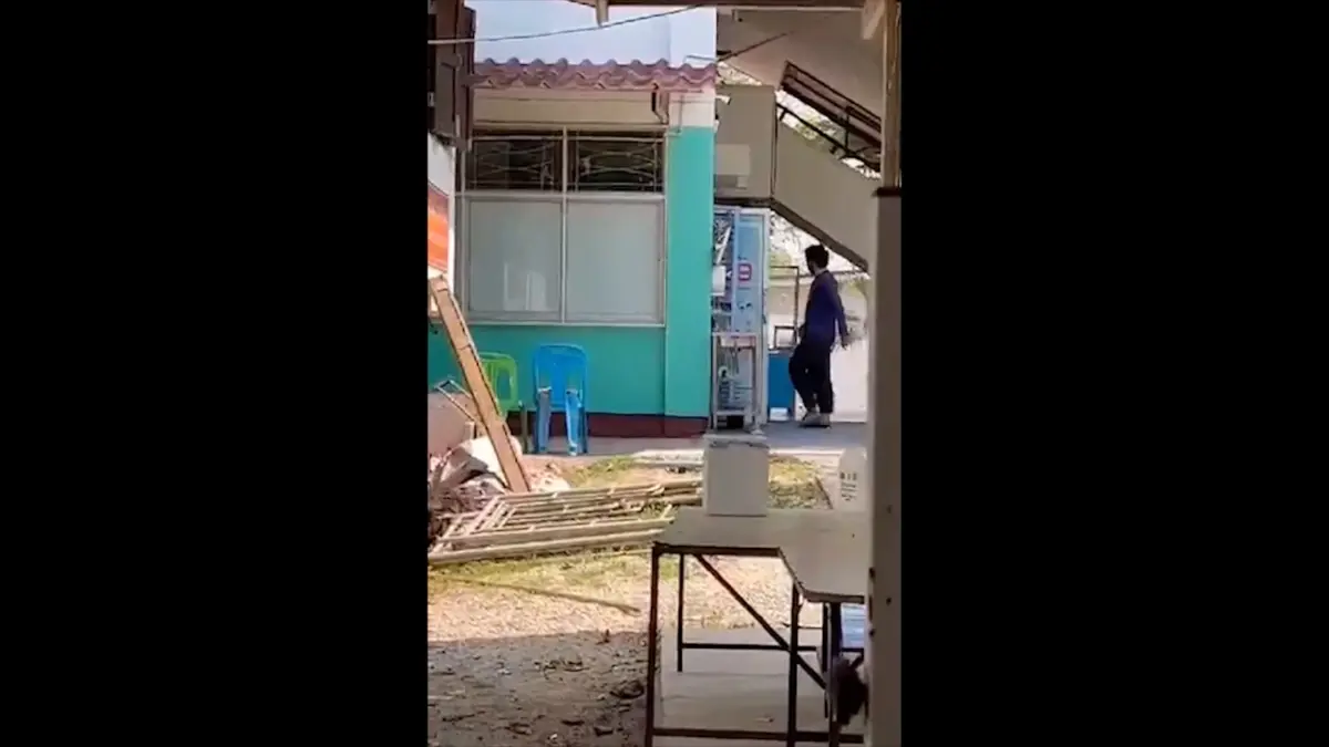 หนุ่มจิตหลอนบุกโรงพยาบาลขู่จะเผาและจะฆ่าเจ้าหน้าที่
