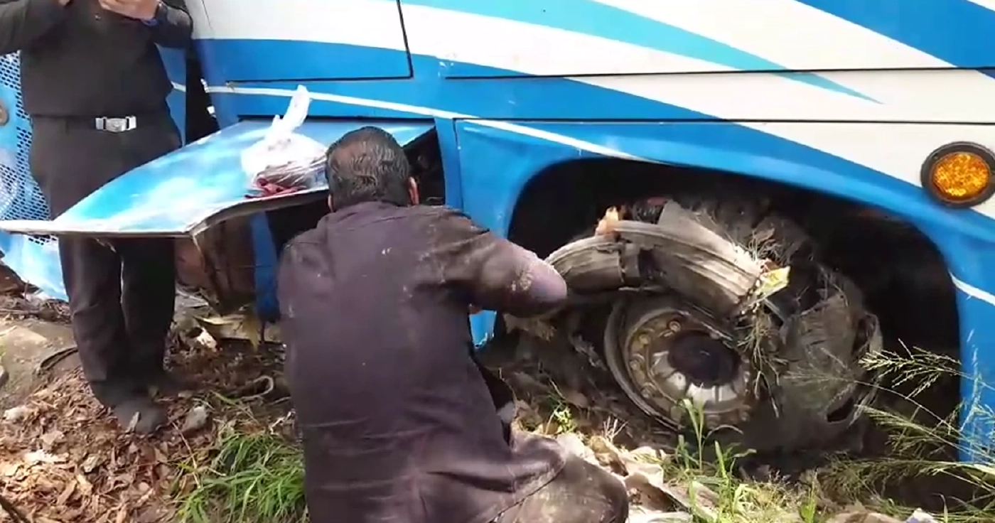 แจ้ง 2 ข้อหาหนักคนขับรถทัวร์มรณะ รับสารภาพ เสพยาบ้า-หลับใน