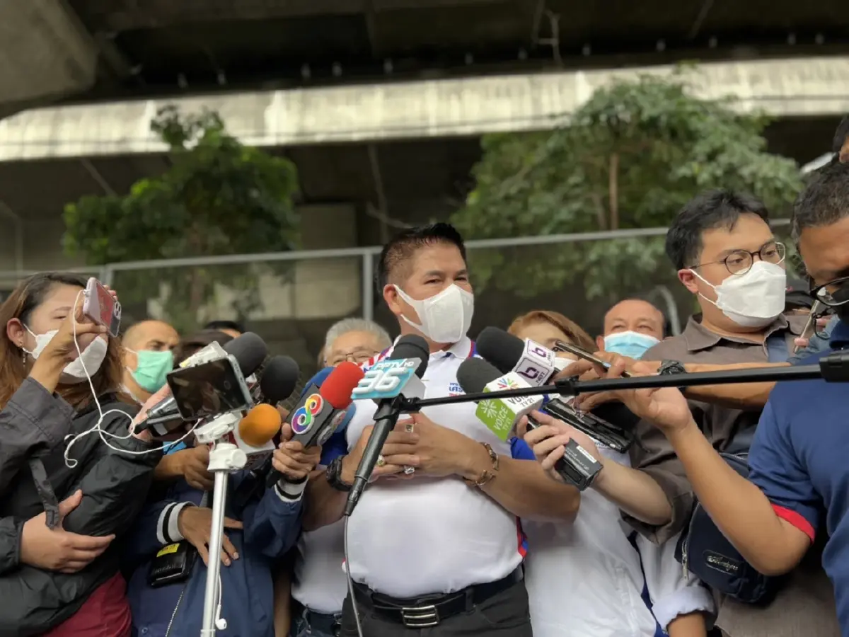 "ธรรมนัส"บอกไม่ได้ยินที่"บิ๊กป้อม"พูด ย้ำเศรษฐกิจไทยโหวตไปในทิศทางเดียว