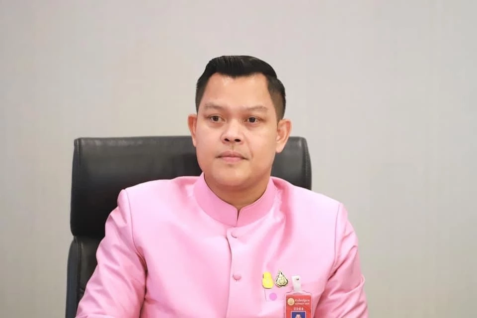 "ดร.แด๊ก"กักตัวไม่กักใจขอทำงานผ่านออนไลน์