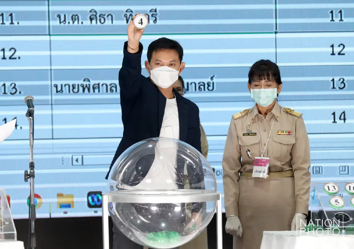 ประมวลภาพสีสัน “สมัครผู้ว่าฯกทม.” วันแรกสุดคึกคัก