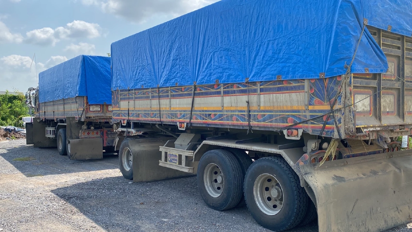 บรรทุกพ่วง22ล้อ "ซิ่งแหกด่าน" ชนยับกระบะทางหลวง จนท.ขับรถไล่ล่า สุดระทึก