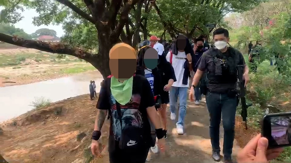 รวบแก๊งคอลเซ็นเตอร์ชาวจีนคาโรงแรมกลางเมืองแม่สอด