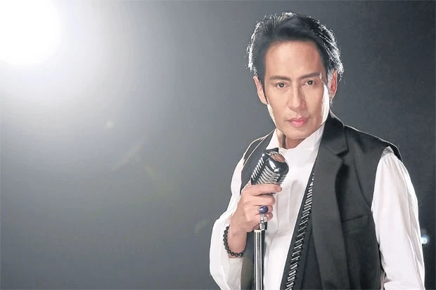 "เบิร์ด ธงไชย" โพสต์ "รู้สึกเศร้า" พร้อมเผยถึงหนังที่เคยเล่นร่วมกับ สรพงศ์