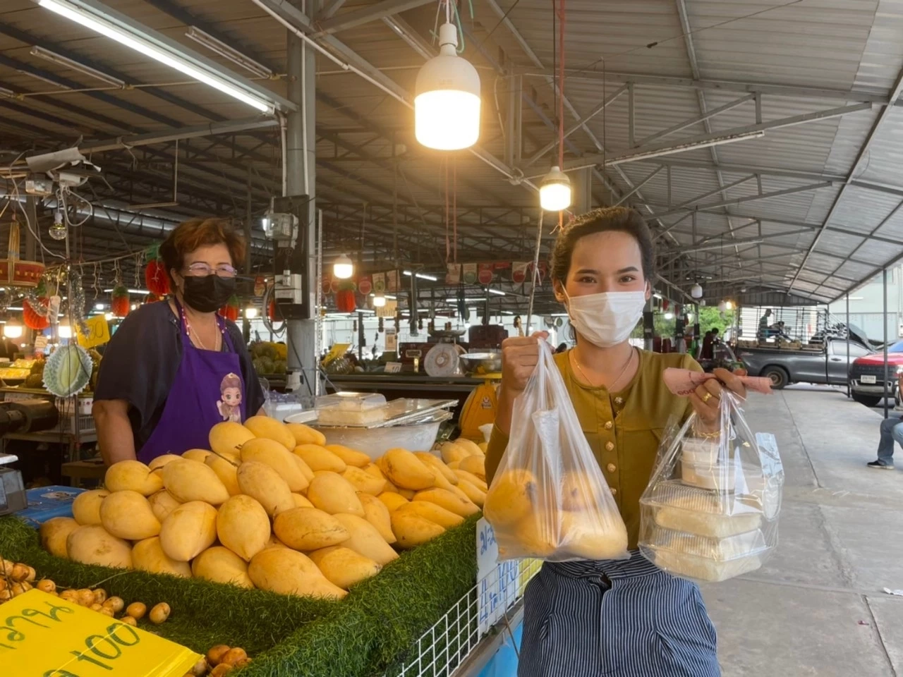 แม่ค้ามะม่วงน้ำดอกไม้ขอบคุณมิลลิ ยอดขายพุ่ง500 กก.ไม่กี่ชั่วโมง